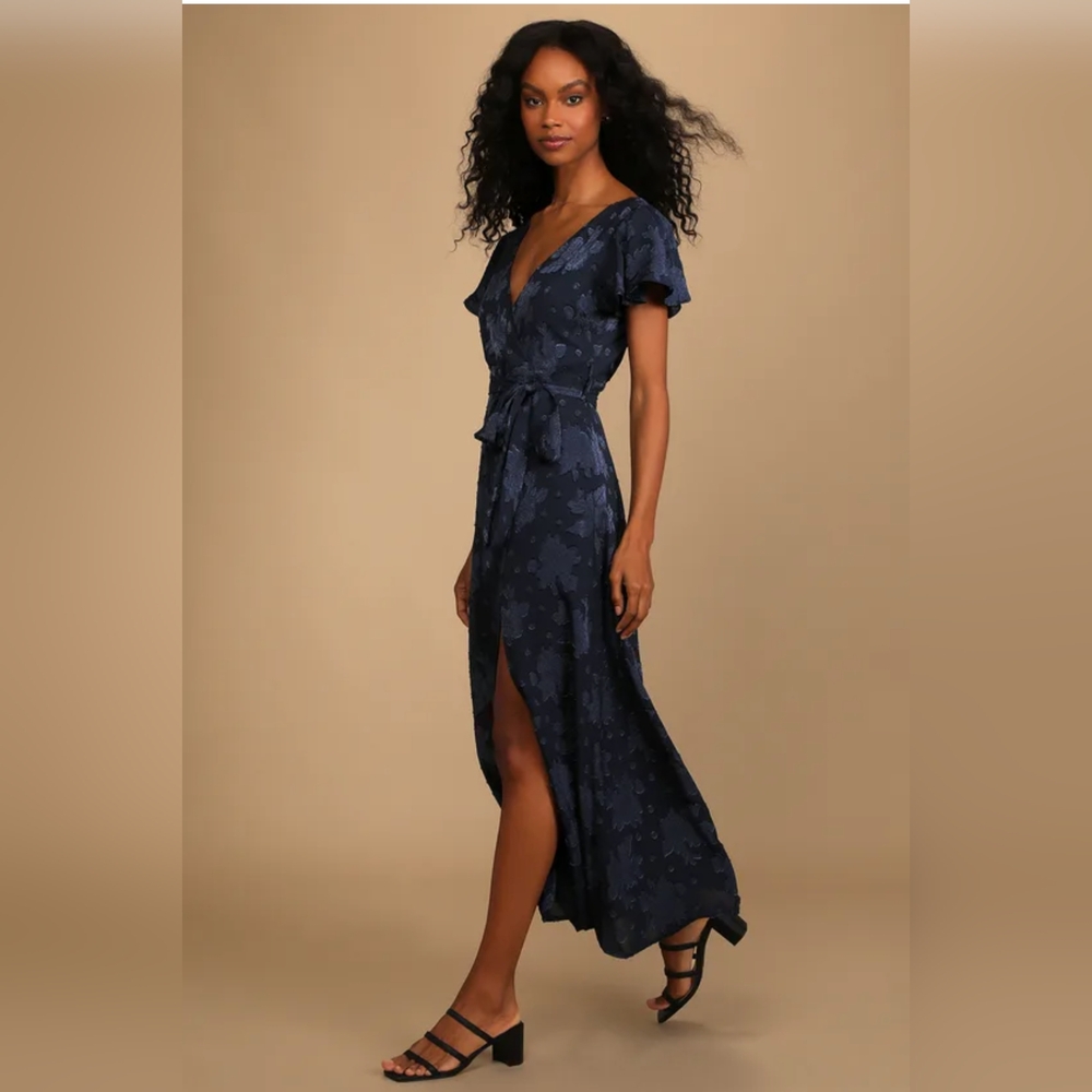 Lulu's navy blue jacquard maxi dress (size medium)